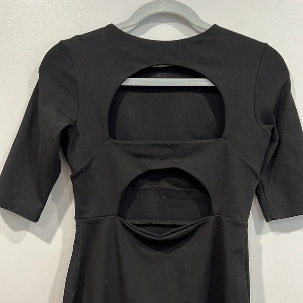 Susana Monaco Open Back Sexy Little Black Short Sleeve Stretch Mini Dress M 6 8 - Picture 4 of 12